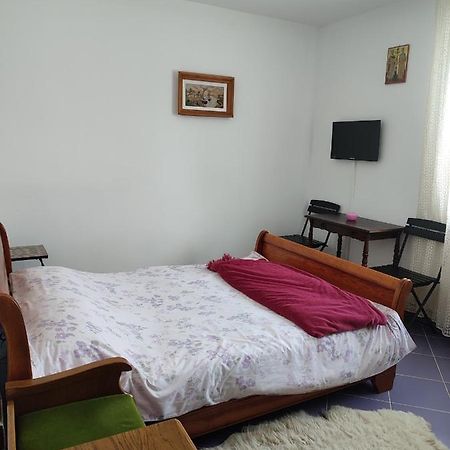 Casa Irilen Hotel Mînăstirea Humorului Екстериор снимка